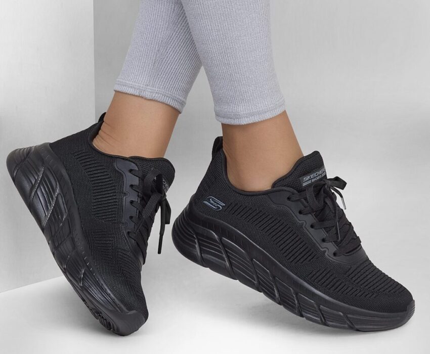 Skechers Γυναικεία Engineered Knit Fashion 117385-BBK Μαύρα