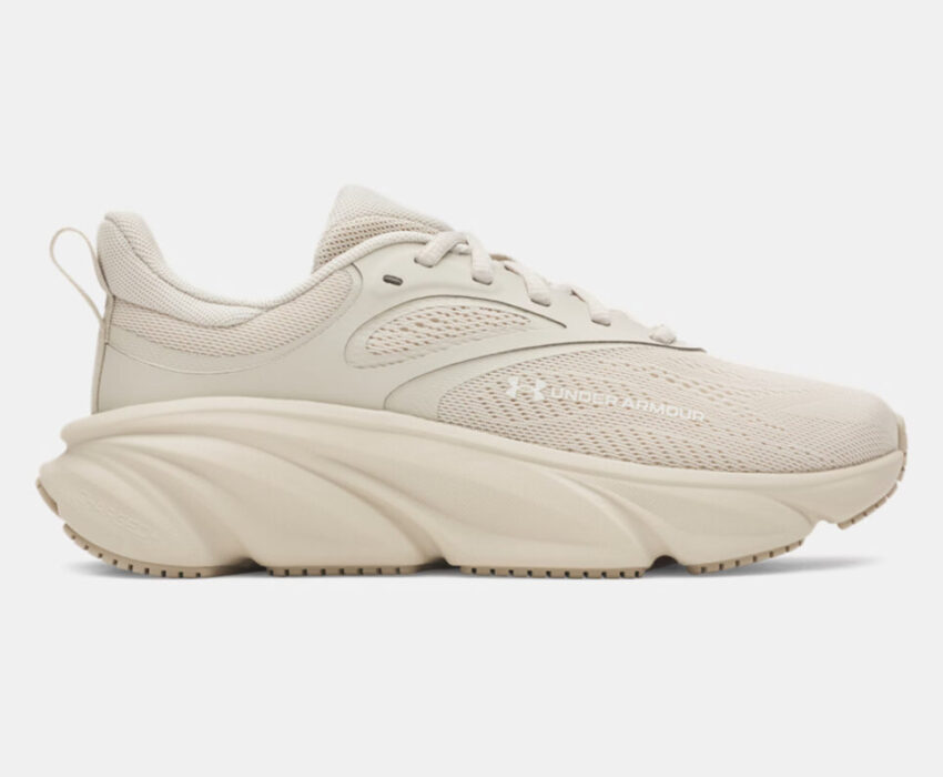 Under Armour Γυναικεία Charged Rogue 6 6006720-289 Μπεζ